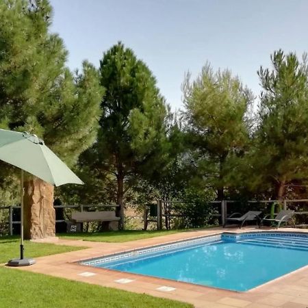 Casa Con Vistas Al Lago Y Con Piscina - Caso Nou Pensionat La Baronia de Rialb Exteriör bild