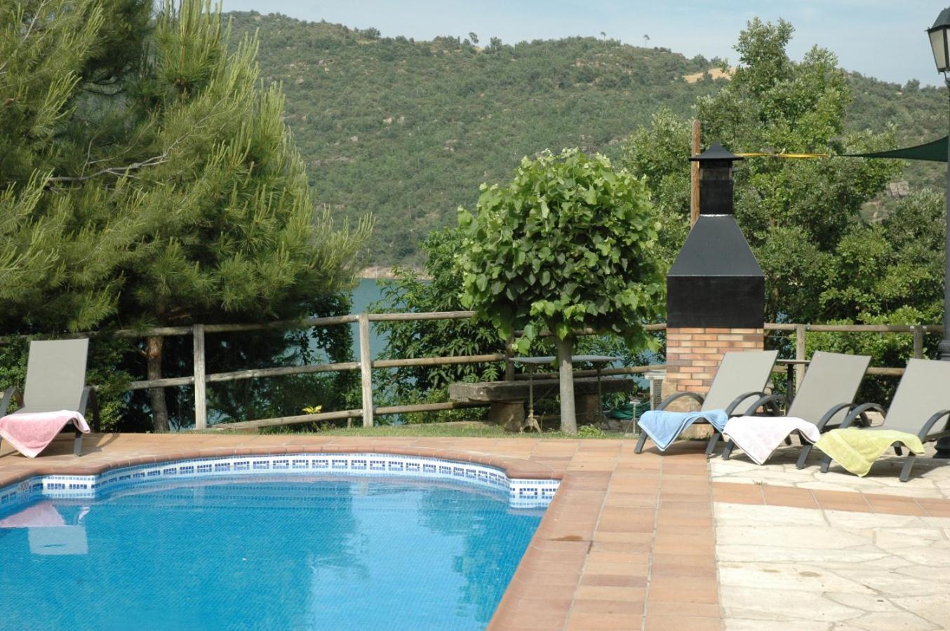 Casa Con Vistas Al Lago Y Con Piscina - Caso Nou Pensionat La Baronia de Rialb Exteriör bild